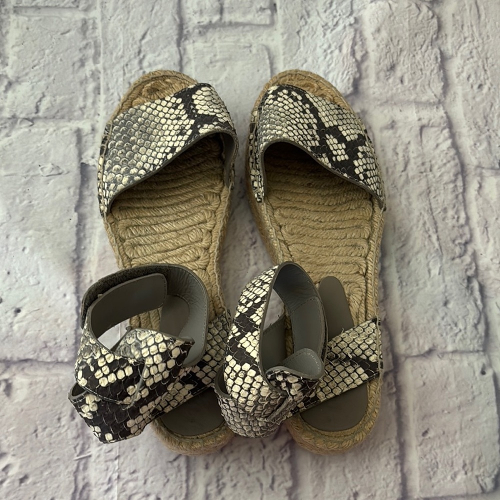🔵”LIKE NEW” VINCE Snakeskin Espadrille Velcro Ankle Strap Sandal - Picture 7 of 10